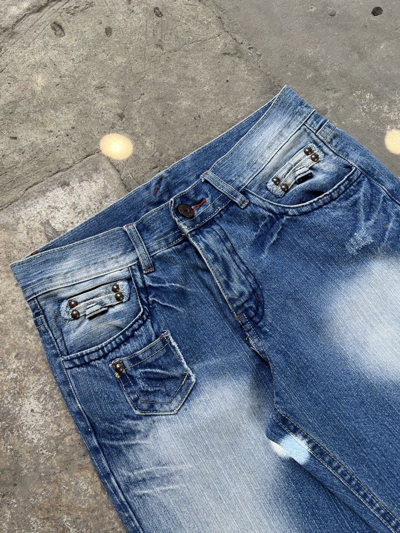 Blue Washed Baggy Jeans (Category: Jeans) located in Cagayan de Oro. Submitted by mffit.clox (Listing ID 1458212646, Image 3). Description: Waist: 32 inches Length: 42.5 inches Thighs: 12.5inches Leg Hole: 9.5 inches Mine: ₱500 - buyer will add ₱89 shipping fee Condition: 10/10 Issue(s): None - Gcash payments only - Meet up is available around Cagayan de Oro City. - No deleting of comments & cancellation of orders..