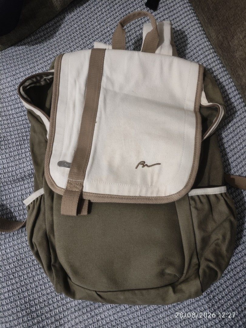 Boardwalk Backpack (Category: Backpacks) located in Quezon City. Submitted by libro_atbp (Listing ID 1458131733, Image 1). Description: used twice only school backpack can fit books, notebooks, etc MOP: GCASH/MAYA/MARIBANK/GOTYME MOD: LALAMOVE/GRAB/J&T/FLASH LOCATION: QUEZON CITY PAYMENT FIRST POLICY..