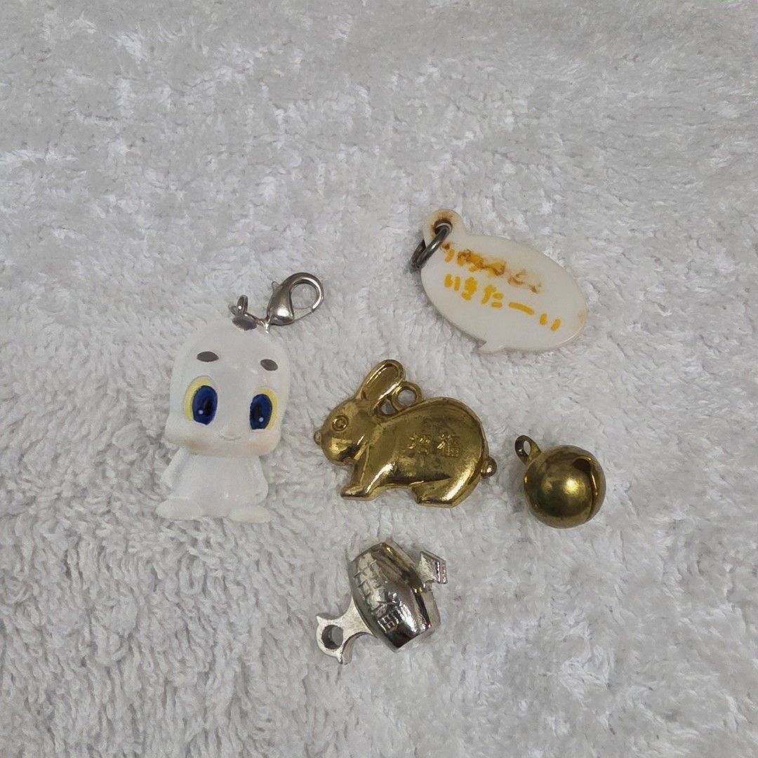 Bundle (Baby Gucchan) & Anik Anik Charms (Category: Character Goods) located in Pasig City. Submitted by aerasdrafts (Listing ID 1458281753, Image 1). Description: This charm is an official "Baby Gucchan" (ベビーグッちゃん) figure zipper pull / strap charm. Character: He is a mascot character for Suzuhiro Kamaboko (鈴廣かまぼこ), a highly famous traditional Japanese fish cake company based in Odawara, Kanagawa Prefecture..