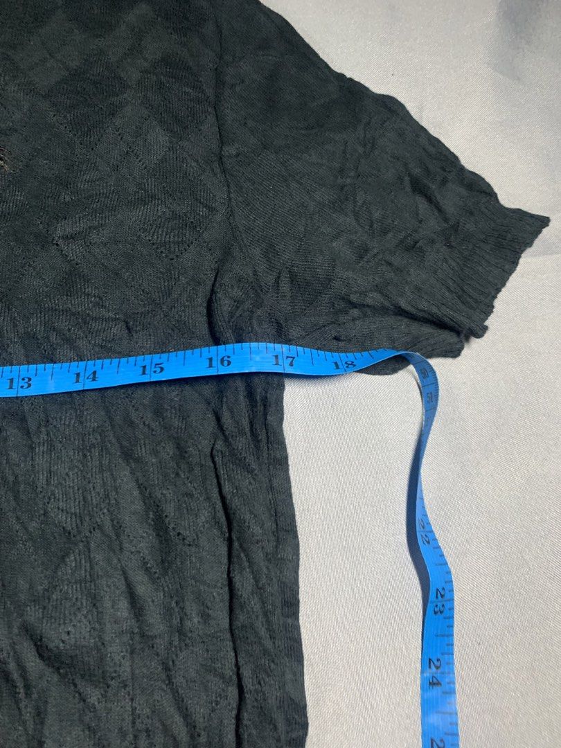 Burberry knit v neck (Category: Luxury Apparel) located in General Santos City (Dadiangas). Submitted by stockyards (Listing ID 1458266692, Image 3). Description: Burberry knit shirt Excellent | need wash 10/10 color rate Freeshipping.