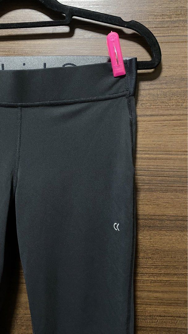 Calvin Klein Performance Black Leggings Size M (Category: Activewear) located in Naga. Submitted by cozydapper (Listing ID 1458146886, Image 2). Description: - Black Calvin Klein Performance leggings - Features iconic CK logo on left thigh - "Calvin Klein" branding on the waistband - Made in Vietnam - Ideal for workouts, gym sessions, or casual everyday wear.