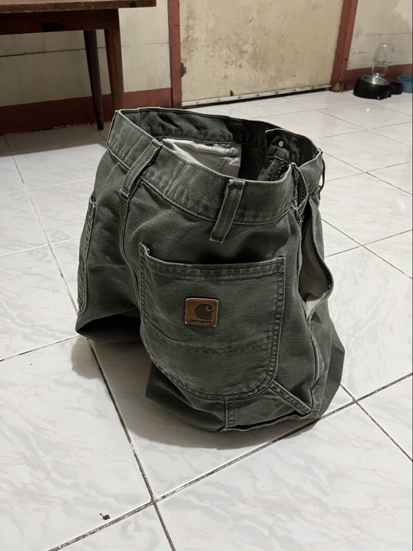 Carhartt B25 MOS (Category: Shorts) located in Quezon City. Submitted by randomdrop (Listing ID 1457654910, Image 1). Description: 2006 Carhartt B25 MOS •Crispy condition •Waist : 34 •Length : 20 •Issue : sign of usage •Price : 3,500 + sf •Open for VC .