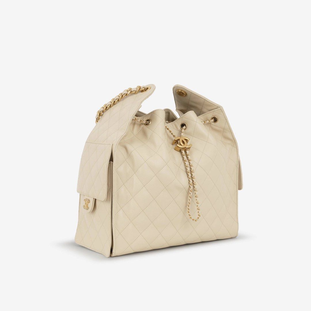 Chanel 25 beige medium (Category: Luxury Bags & Wallets) located in Quezon City. Submitted by kingwolf824 (Listing ID 1458101607, Image 2). Description: Flash Sale today only! Chanel 25 beige medium size, very rare color for medium sizes. Genuine leather, coded, comes with dustbag only. No returns, No exchange, No refunds..