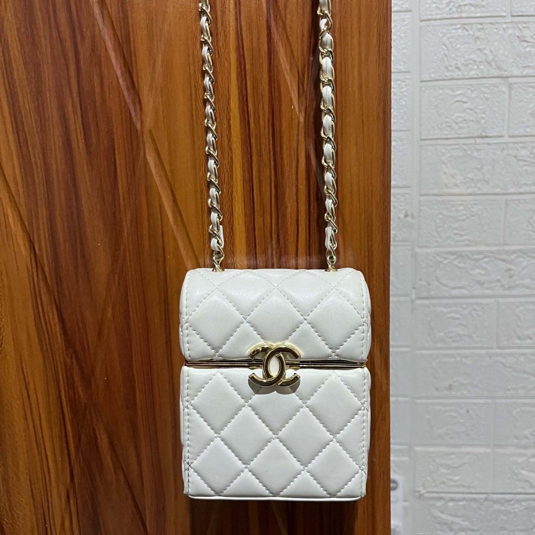 Chanel mini box sling bag (Category: Luxury Bags & Wallets) located in Carmen. Submitted by aquarius.00 (Listing ID 1458207286, Image 2). Description: coded no issue.