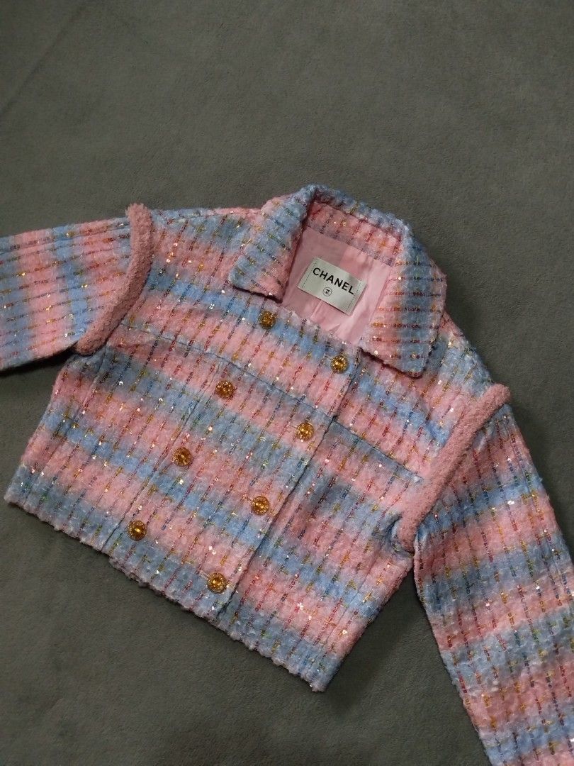 CHANEL TWEED (Category: Luxury Apparel) located in Lipa City. Submitted by france01825 (Listing ID 1458138296, Image 1). Description: .