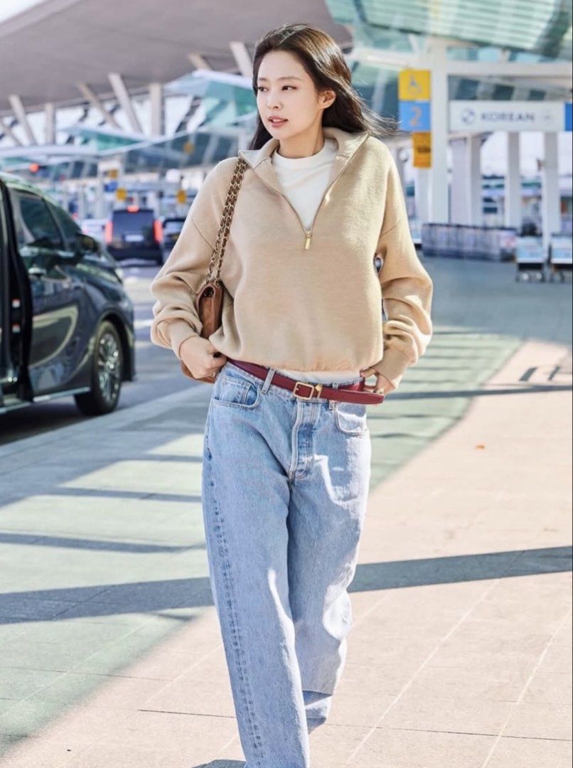 ⚜️Chanel x Blazy Knit jacket (Category: Luxury Apparel) located in Makati City. Submitted by 90sangel (Listing ID 1455279857, Image 2). Description: CC x Blazy. 🖤 Iconic Knit cardigan as seen on Blackpink Jennie.