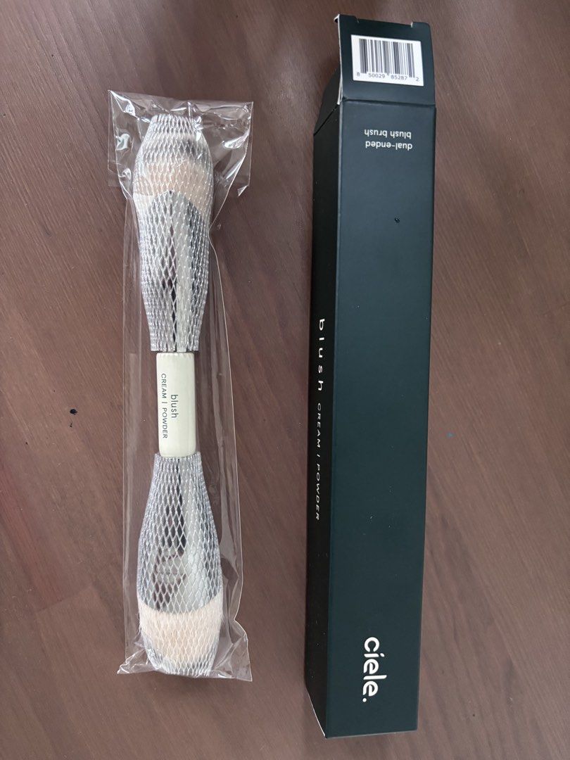 Ciele Dual-Ended Blush Brush (Category: Makeup) located in Pasig City. Submitted by missclosetcleanup (Listing ID 1458154351, Image 1). Description: - Ciele Dual-Ended Blush Brush - One end for cream blush, the other for powder - Comes in original packaging with box - Ensures smooth blush application - Purchased from Sephora.