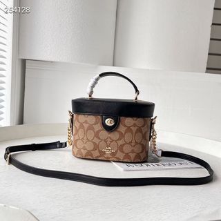 (Category: ) located in . Submitted by huiting_store (Listing ID 1458147705, Image 1). Description: .