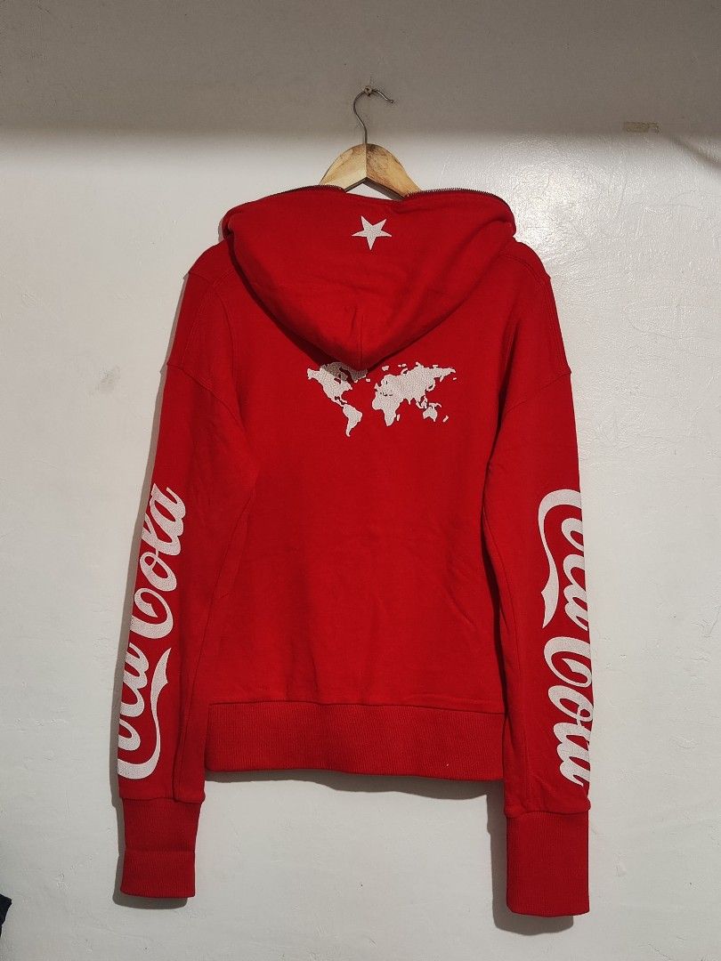 Coca-Cola by SMFK hoodie (Category: Coats, Jackets and Outerwear) located in Baguio. Submitted by damit_pang_tao (Listing ID 1458180825, Image 2). Description: pm.
