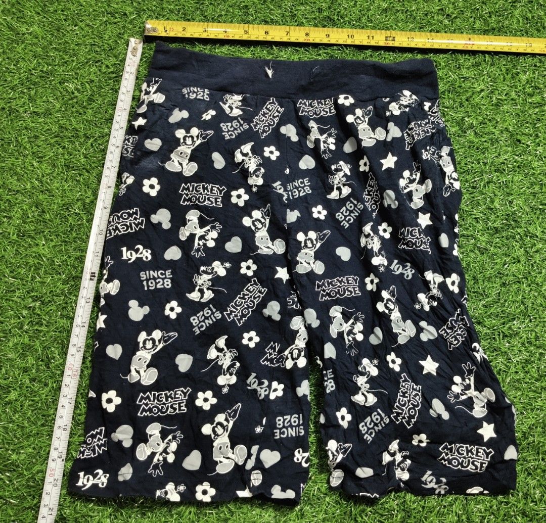 Code : 1090 (Category: New Undergarments & Loungewear) located in Sungai Buloh. Submitted by Zirahh.BndleNightware (Listing ID 1458133292, Image 1). Description: 9/10.