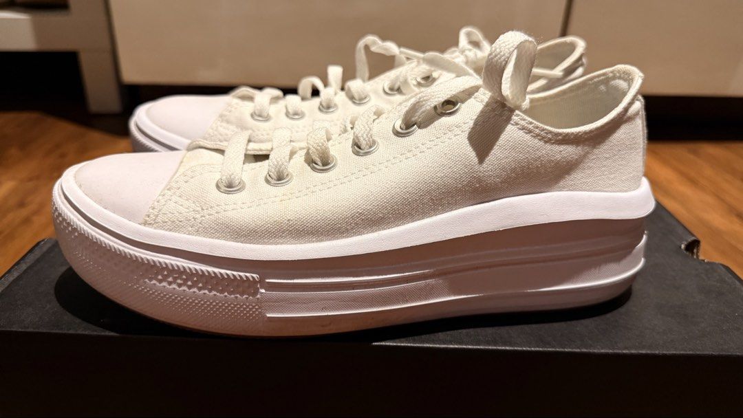 Converse CTAS Move Ox (Size US 8.5) (Category: Sneakers) located in Pasig City. Submitted by koomochi13 (Listing ID 1458254648, Image 2). Description: RFS: I don’t use it anymore. No issues. Just needs to be cleaned. Size: US 8.5 womens/UK 6.5/EUR 39.5/25cm Price is negotiable. MOP: BPI/Gcash MOD: Grab/Lalamove 📍 Mandaluyong.