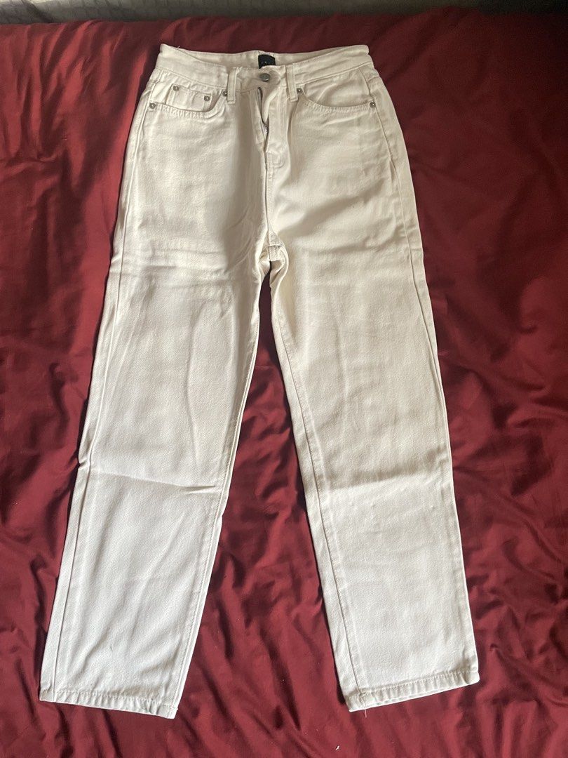Cream Wide Leg Jeans (Category: Jeans) located in Manila. Submitted by wildae (Listing ID 1458214648, Image 1). Description: Negotiable - no damages/himulmol/stains - denim fabric .