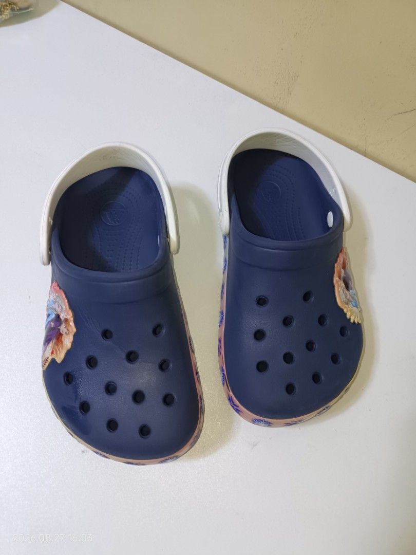 Crocs J1 (Category: Babies & Kids Fashion) located in Baguio. Submitted by mariemaeb53657 (Listing ID 1458219005, Image 3). Description: 💐Crocs 🍁J1 |Eur:32/33 |cm:21 insole.