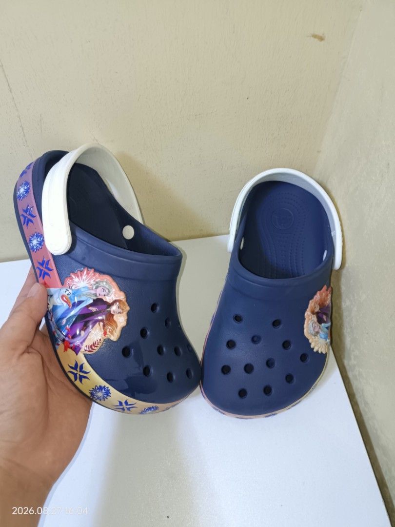 Crocs J1 (Category: Babies & Kids Fashion) located in Baguio. Submitted by mariemaeb53657 (Listing ID 1458219005, Image 1). Description: 💐Crocs 🍁J1 |Eur:32/33 |cm:21 insole.
