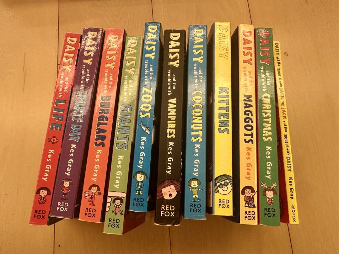 Daisy box set 10 books +1 （分類：小說及非小說）位於 Hong Kong。 由 panda_mandy_au 提交（商品編號 1458238204，圖片 1）。簡介： 。
