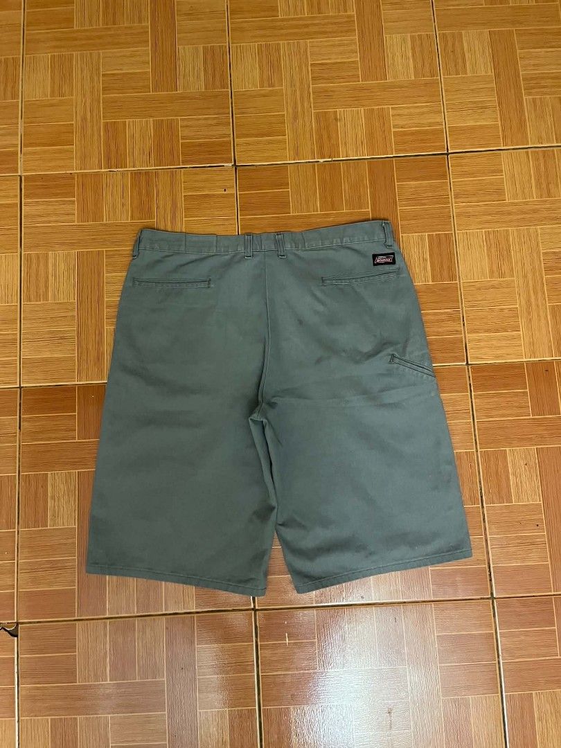 Dickies Work Shorts Grey Men's Size (Category: Shorts) located in Matnog. Submitted by erasmoarnold.b9c007 (Listing ID 1458269195, Image 2). Description: - Grey Dickies work shorts - Classic style with multiple pockets - Durable fabric for long-lasting wear - Comfortable fit for everyday use - Ideal for work or casual occasions - Ready for its next owner! -Size 38.