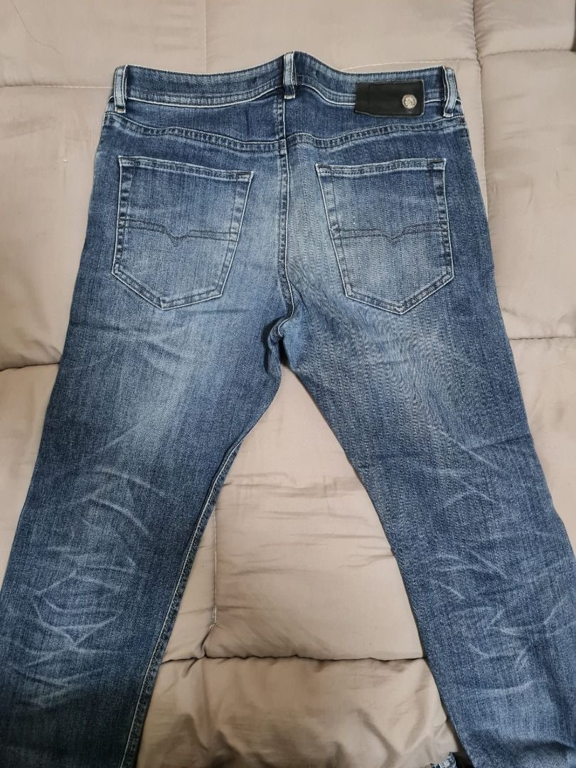 Diesel Blue Distressed Denim Jeans (Category: Jeans) located in Cavite. Submitted by greysieg (Listing ID 1458157656, Image 2). Description: 🔥 AUTHENTIC DIESEL BUSTER JEANS – W32 🔥 Preloved • Seldom Used ✨ Excellent condition ✨ Diesel Buster Regular Slim Tapered ✨ F/W 2016 Release ✨ Size W32 ✨ Distressed/light-wash denim ✨ No major flaws noted 💰 ₱1,500 ONLY + SF (LBC or LALAMOVE).