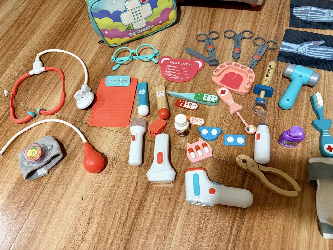 Doctor playset (Category: Kids Toys) located in Manila. Submitted by nikky_hargreaves (Listing ID 1458174254, Image 3). Description: .