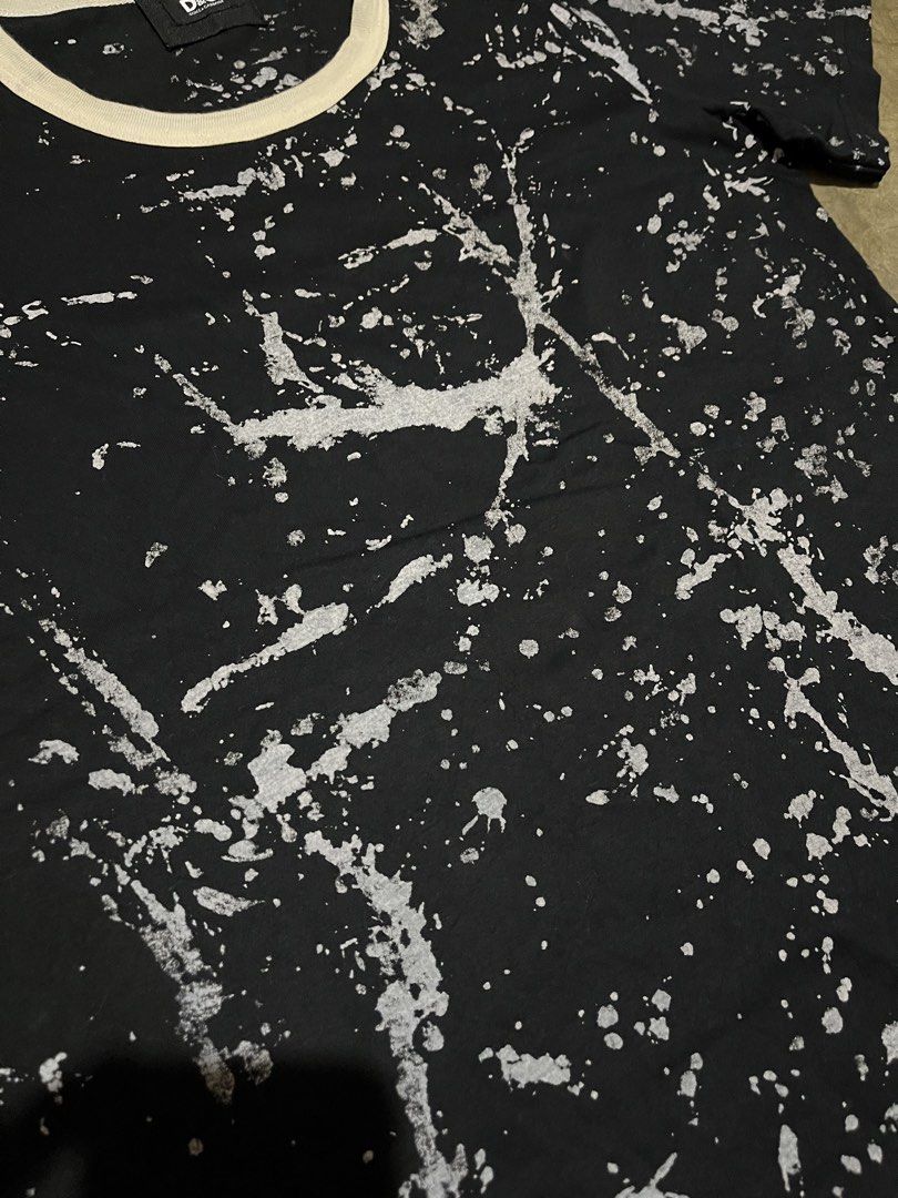 DOLCE AND GABBANA (Category: Shirts) located in Mabalacat. Submitted by GOTGAMETHRIFT (Listing ID 1458194852, Image 2). Description: DOLCE AND GABBANA UNISEX 18 WIDTH 26.5 LENGTH 650+SF.