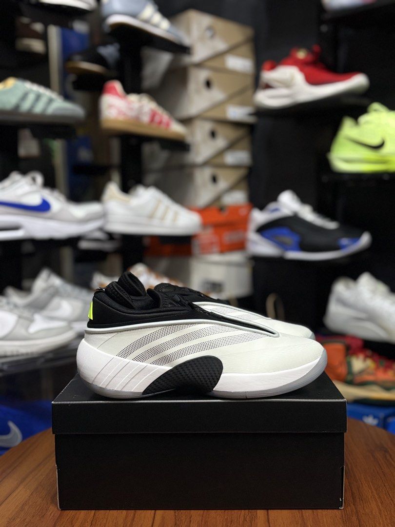 Don issue 7 White Black (Category: Sneakers) located in Cavite. Submitted by jairo13 (Listing ID 1458229813, Image 1). Description: Don Issue 7 White Black 8.5&9us | Brandnew ₱3,195.00 Ig&Fb: ShoesoleCavite 📍Silang,Cavite 🚚Jrs / Lbc / Lalamove 💵Bdo / Gotyme / gcash Waze: ShoesoleCavite Store open Hours: 12PM to 7PM We accept creditcard payments Always buying steal pairs 24/7. Dm for appraisal.