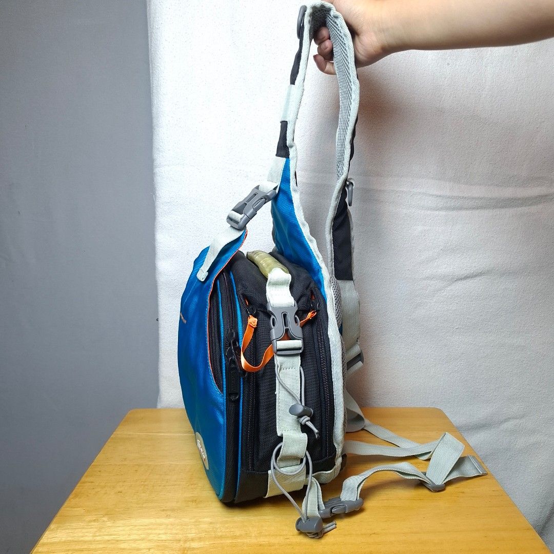 Eirmai Crossbody Camera Bag (Category: Camera Bags & Carriers) located in Baguio. Submitted by kathuu27 (Listing ID 1458230623, Image 3). Description: Eirmai Crossbody Camera Bag No issue With dividers With raincover Baguio City Based (open for dropping/meet-up) Outside Baguio - Payment First Shipping +SF Courier: Jnt.