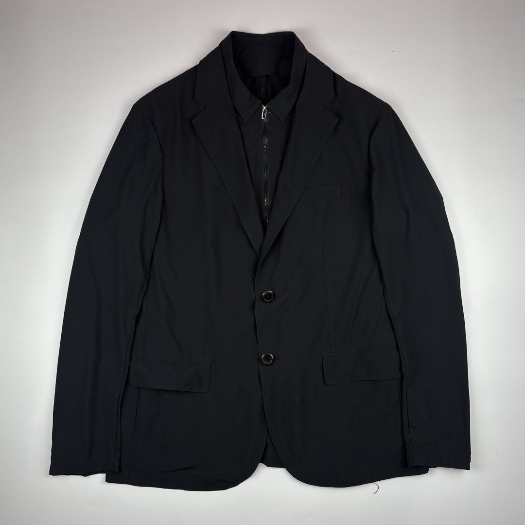 Emporio Armani Layered Single-breasted Coat (Category: Luxury Apparel) located in Bacolod City. Submitted by cast.archives (Listing ID 1458106440, Image 1). Description: Emporio Armani Layered Single-breasted Coat Size: 52 Condition: Excellent Flaw: cut care tag Width - 21.5" Length - 29" Shoulder - 18.5".