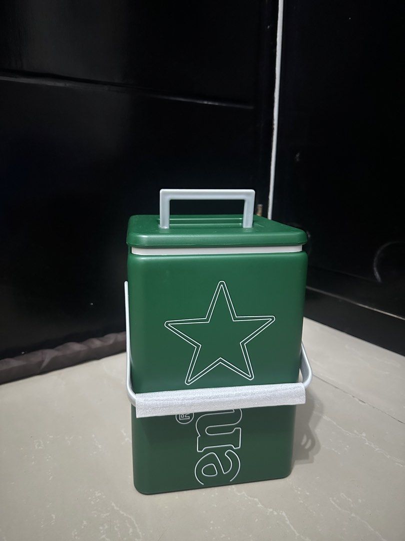 Exclusive Heineken Cooler Box (Category: Food Organization & Storage) located in Manila. Submitted by shoplie (Listing ID 1458287823, Image 2). Description: Size: 25 x 15.5 x 16 cm Classic green Heineken cooler box. Great for parties and keeping drinks cold! Lid also features four circular indentations for cans or cups :) .
