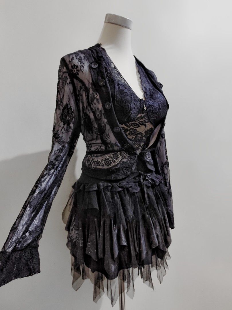 Fatal frame / Dark Coquette inspired set (Category: Sets or Coordinates) located in Manila. Submitted by meowl_vault (Listing ID 1458194619, Image 1). Description: 𝐃𝐚𝐫𝐤 𝐂𝐨𝐪𝐮𝐞𝐭𝐭𝐞 𝚒𝚗𝚜𝚙𝚒𝚛𝚎𝚍 𝚜𝚎𝚝 🤍 𝓑𝓮𝓼𝓽 𝓯𝓲𝓽 : s-m ( 𝔱𝔥𝔯𝔦𝔣𝔱𝔢𝔡 𝔦𝔱𝔢𝔪𝔰 ) 𝖇𝖔𝖑𝖊𝖗𝖔 L: 20 W: 19 𝖘𝖐𝖎𝖗𝖙 L: 17 W: 24-36 𝖒𝖊𝖘𝖍 𝖙𝖔𝖕 stretchy medium 🤍 Open for reservations 🤍 𝐑𝐄𝐀𝐃 𝐁𝐄𝐅𝐎𝐑𝐄 𝐘𝐎𝐔 𝐏𝐔𝐑𝐂𝐇𝐀𝐒𝐄 𝕳𝖆𝖓𝖉-𝖕𝖎𝖈𝖐𝖊𝖉 