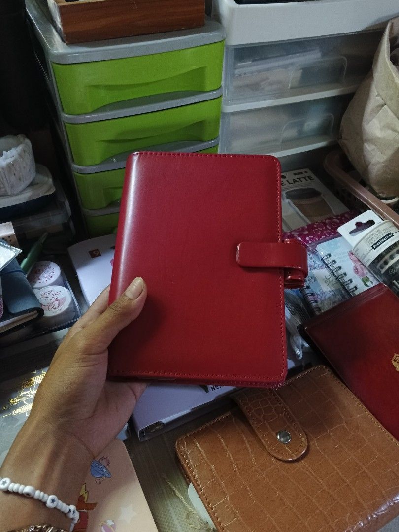 Filofax Metropol Personal size Red (Category: Stationery & School Supplies) located in Allacapan. Submitted by maejunkjournalco (Listing ID 1458249180, Image 1). Description: Filofax Metropol Personal size good condition, sign of usage kasama laman as is where is mop: gcash/bdo mod: j&t express location: allacapan, cagayan.