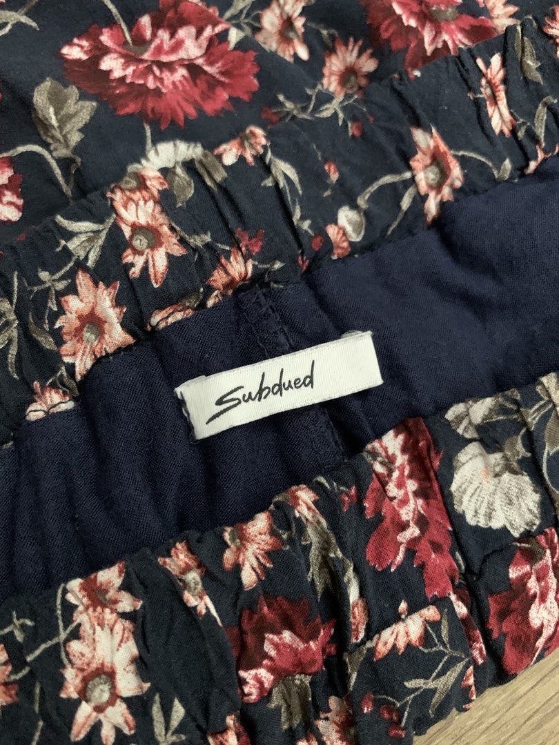 Subdued Flowy Floral Cotton Mini Skirt (Category: Skirts) located in Vigan. Submitted by sweeeeeteclairs (Listing ID 1458111049, Image 3). Description: With inner shorts.