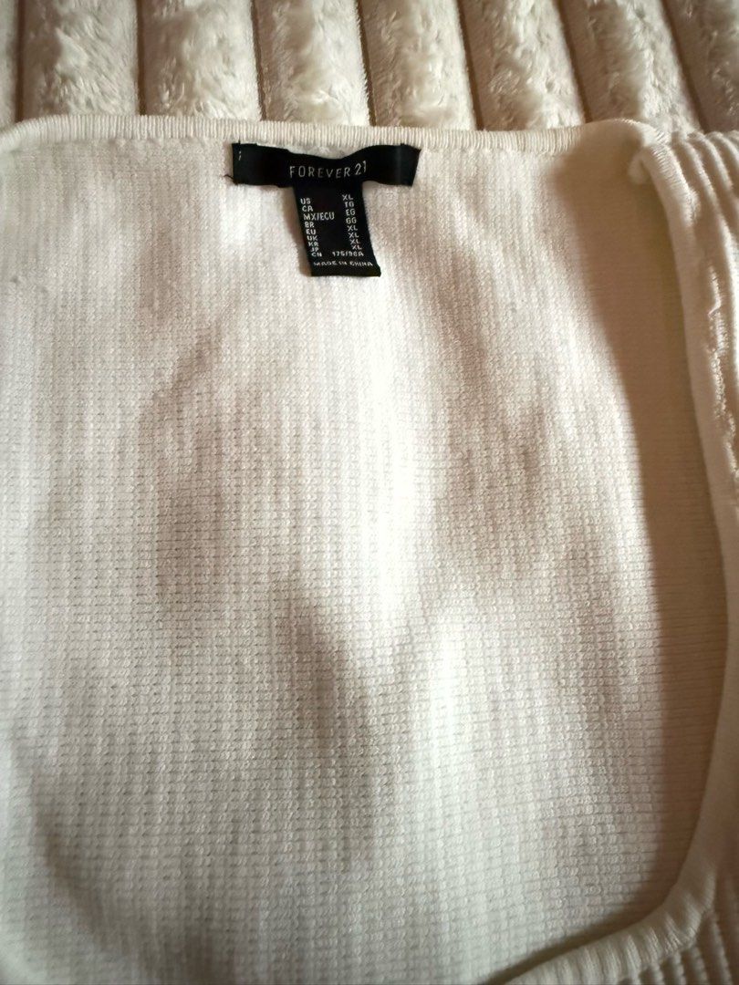 Forever 21 Knit Top (Category: Blouses) located in Manila. Submitted by allenferna18106 (Listing ID 1458273090, Image 3). Description: .