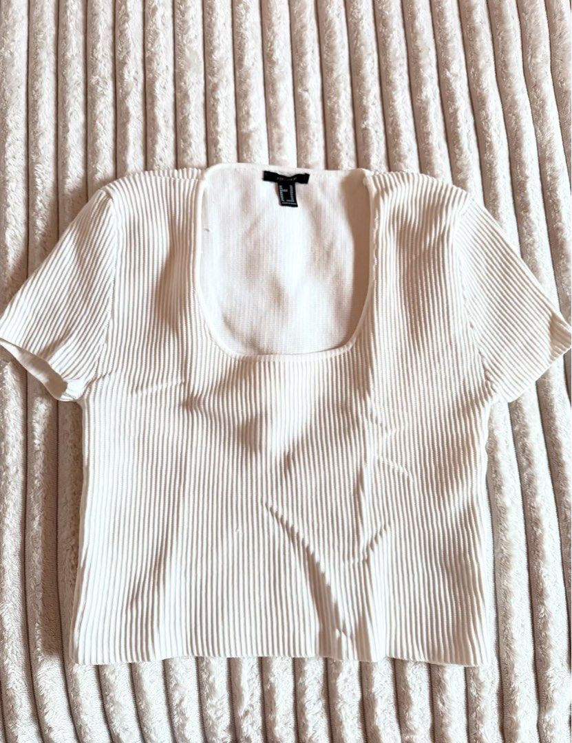 Forever 21 Knit Top (Category: Blouses) located in Manila. Submitted by allenferna18106 (Listing ID 1458273090, Image 1). Description: .