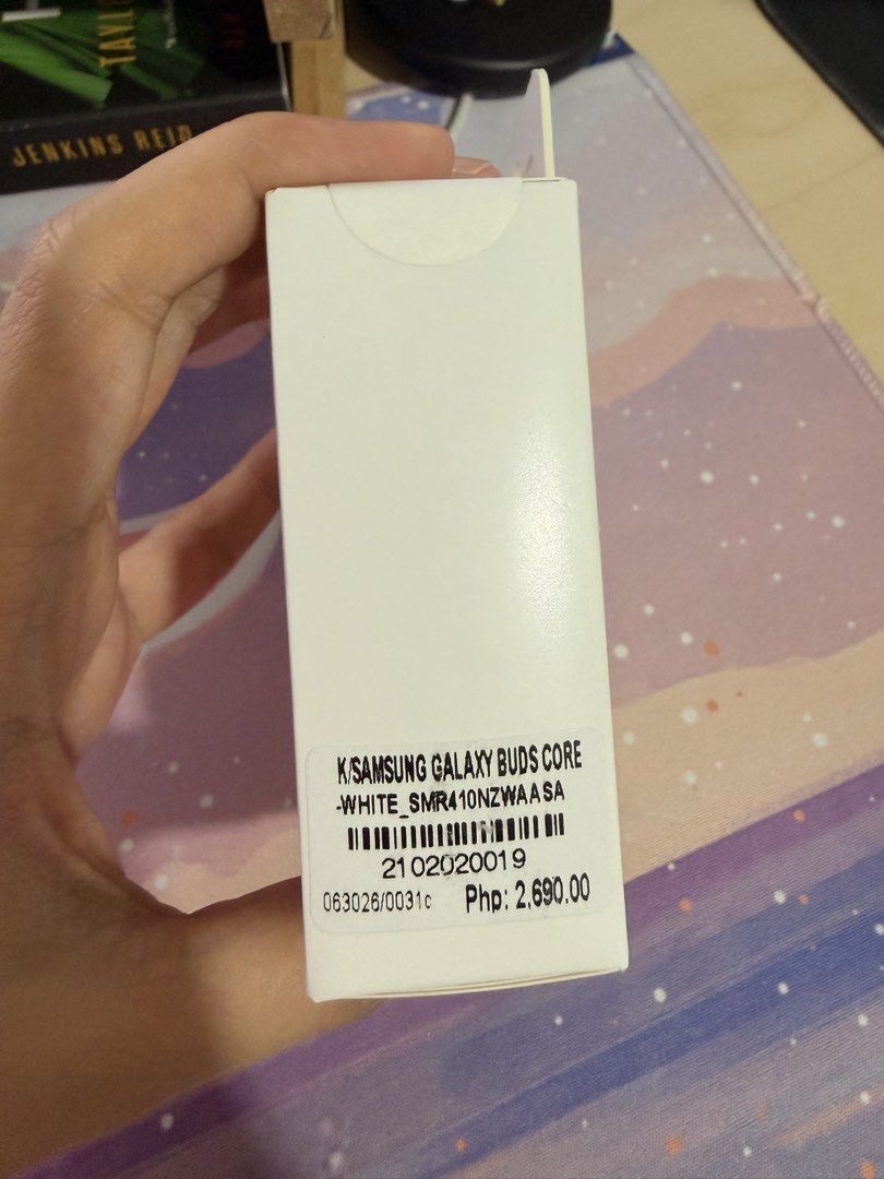 Galaxy Buds Core (Category: Other Mobile & Gadget Accessories) located in Cainta. Submitted by nath231798 (Listing ID 1458219253, Image 2). Description: New - Freebies in my Galaxy Flip 8, won't use it.