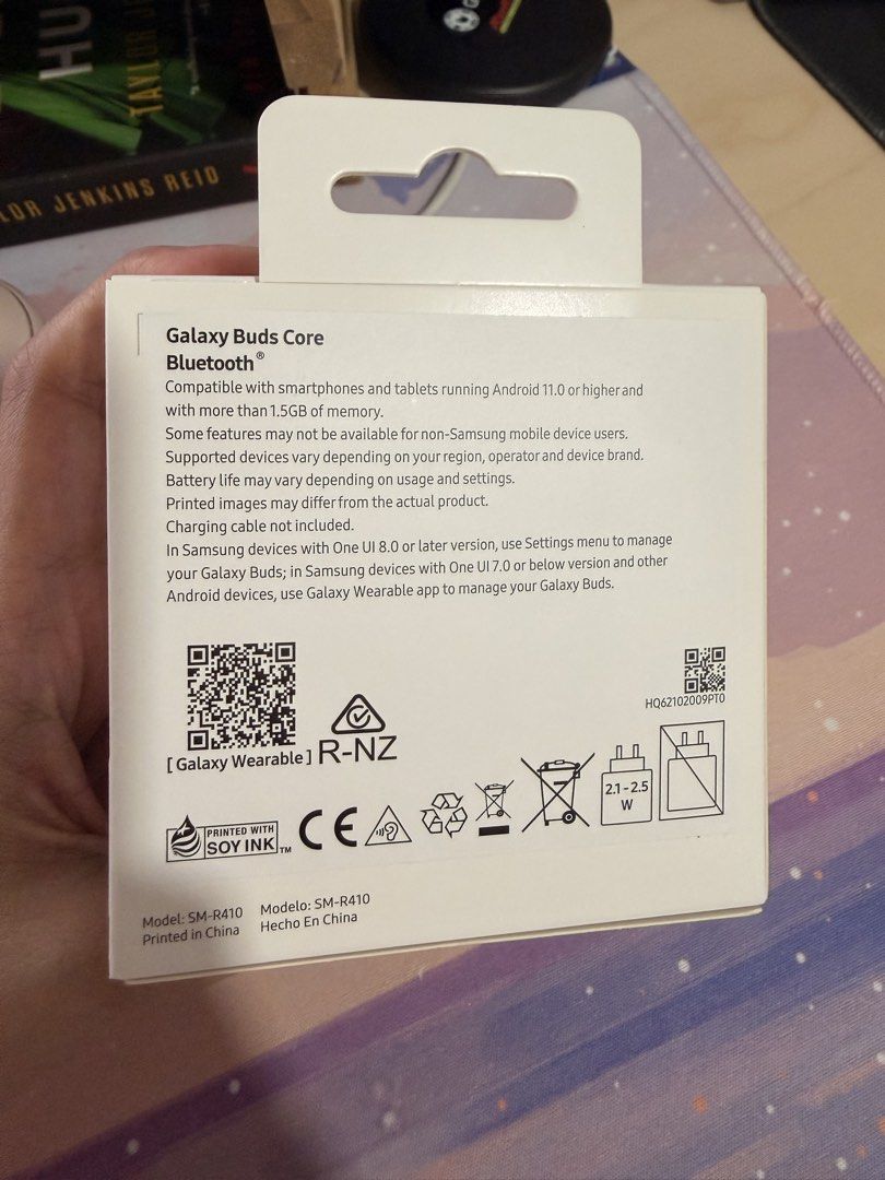 Galaxy Buds Core (Category: Other Mobile & Gadget Accessories) located in Cainta. Submitted by nath231798 (Listing ID 1458219253, Image 3). Description: New - Freebies in my Galaxy Flip 8, won't use it.
