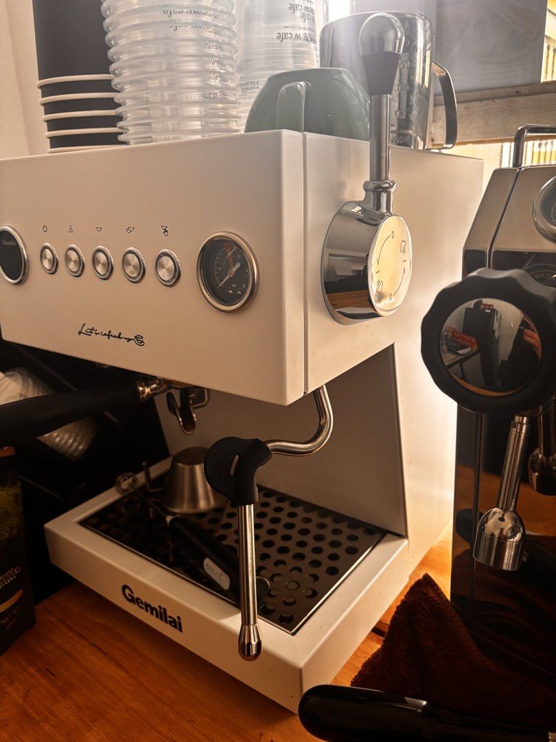 GEMELAI 3026 GOOD as new (Category: Coffee Machines & Makers) located in Manila. Submitted by melandrosoriano (Listing ID 1458175158, Image 3). Description: Bihira po magamit kase 3145b po gamit namin na espresso machine since hindi naman ganun kalakas ang cafe pa namin sa bahay. Free na po cup sealer.