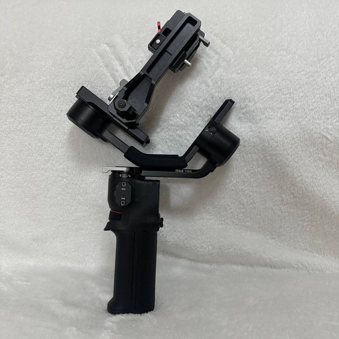 GO PRO CREATOR BUNDLE HANDLE (Category: Tripods & Monopods) located in Mandaluyong City. Submitted by regalspritzph (Listing ID 1458178124, Image 1). Description: The GoPro Creator Edition Bundle features the Volta Battery Grip, a versatile handle that combines a built-in battery, tripod legs, and integrated camera controls. It provides over 4 hours of 5.3K30 recording time, features one-handed button controls, acts as a wireless remote, and incl