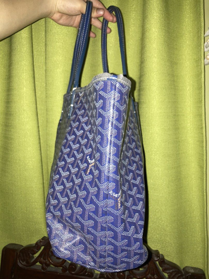 GOYARD MEDIUM (Category: Luxury Bags & Wallets) located in Manila. Submitted by vintagefirstladyy_2.0 (Listing ID 1458254531, Image 3). Description: super lambot, can be folded and creases are not permanent issue: the paint lining cracks and peels, no wallet .