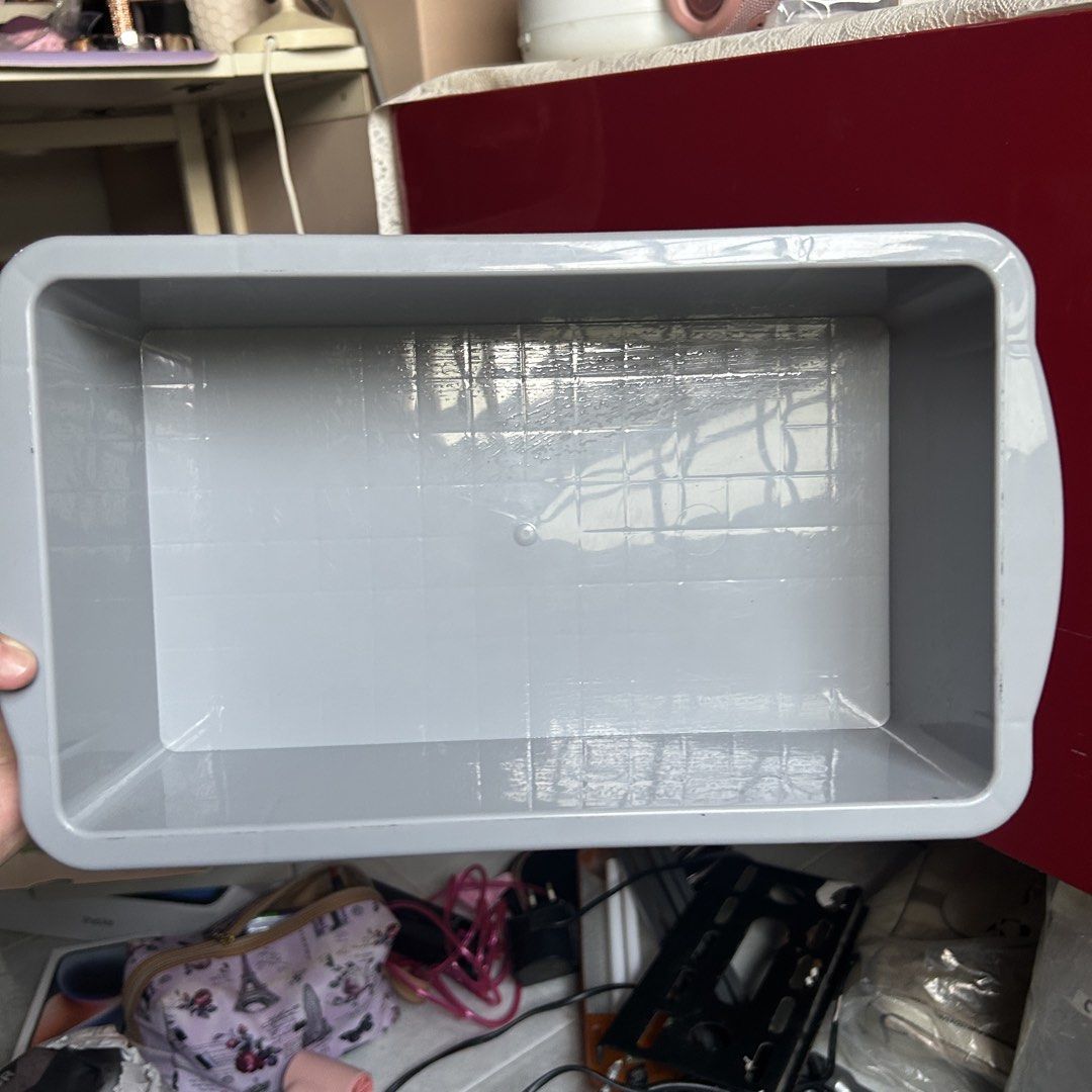 Grey Rectangular Storage Container Box (Category: Storage Boxes & Baskets) located in Singapore. Submitted by owaowa28 (Listing ID 1458193469, Image 2). Description: .
