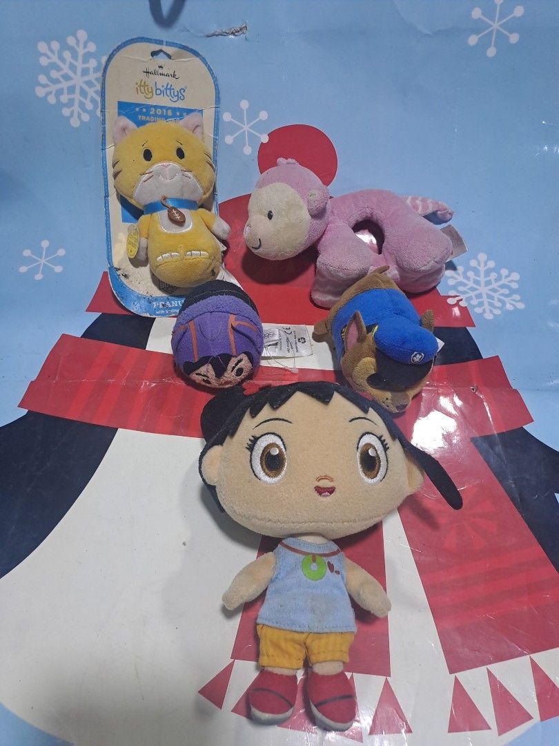 Hallmark Itty Bittys & Ty Beanie Babies Plush Toys Bundle (Category: Plushies & Soft Toys) located in Davao. Submitted by bravemoon_556cd5 (Listing ID 1458173517, Image 1). Description: - Bundle of adorable plush toys - Includes Hallmark Itty Bittys (e.g., Peanut the cat, other characters) - Features a Ty Beanie Baby Kai-lan - Some items are still in original packaging - Ideal for collectors or children - All plushies are cute and cuddly.