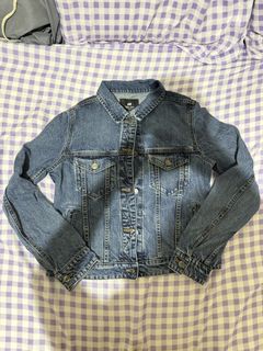 (Category: ) located in . Submitted by declutteringcloset (Listing ID 1458242825, Image 1). Description: .
