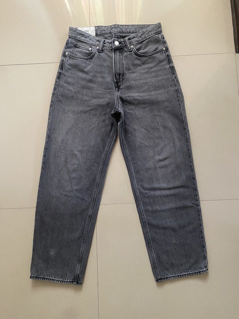 H&M Loose Ample Grey Denim Jeans Size 32 (Category: Jeans) located in Batangas. Submitted by azherxen (Listing ID 1458155775, Image 1). Description: H&M Loose Ample Grey Denim Jeans Size: 32/40/8.