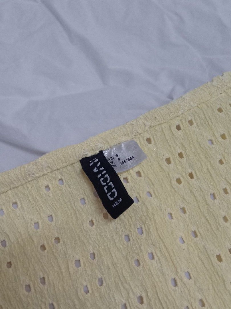 H&M Yellow Puff Sleeves Eyelet Top (Category: Blouses) located in Manila. Submitted by shop.airens (Listing ID 1458145105, Image 2). Description: fits xs-small.