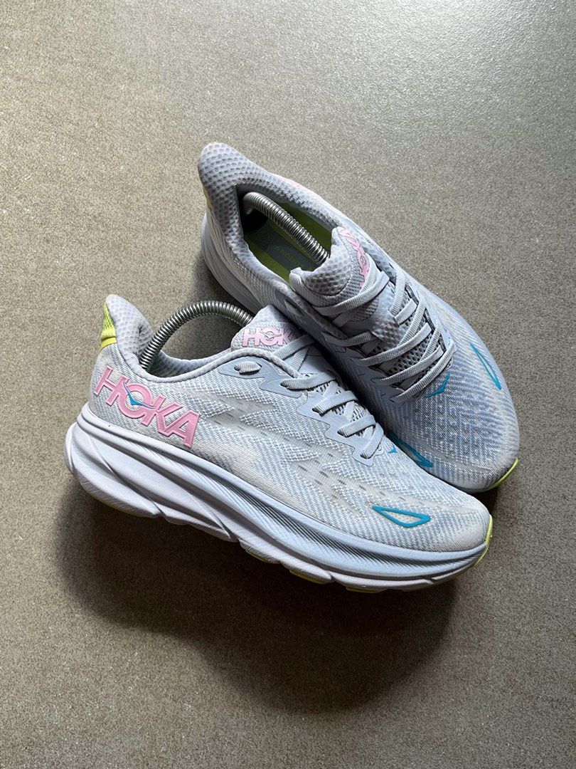 Hoka Clifton 9 Sea Ice (Category: Shoe inserts) located in Butuan. Submitted by jacobfrost (Listing ID 1458260349, Image 1). Description: - 1,500 🏷️ ( freeship ) 8 us womens | 7 us mens Hoka Clifton 9 Sea Ice Excellent condition minor sign of usage Direct message for more details.