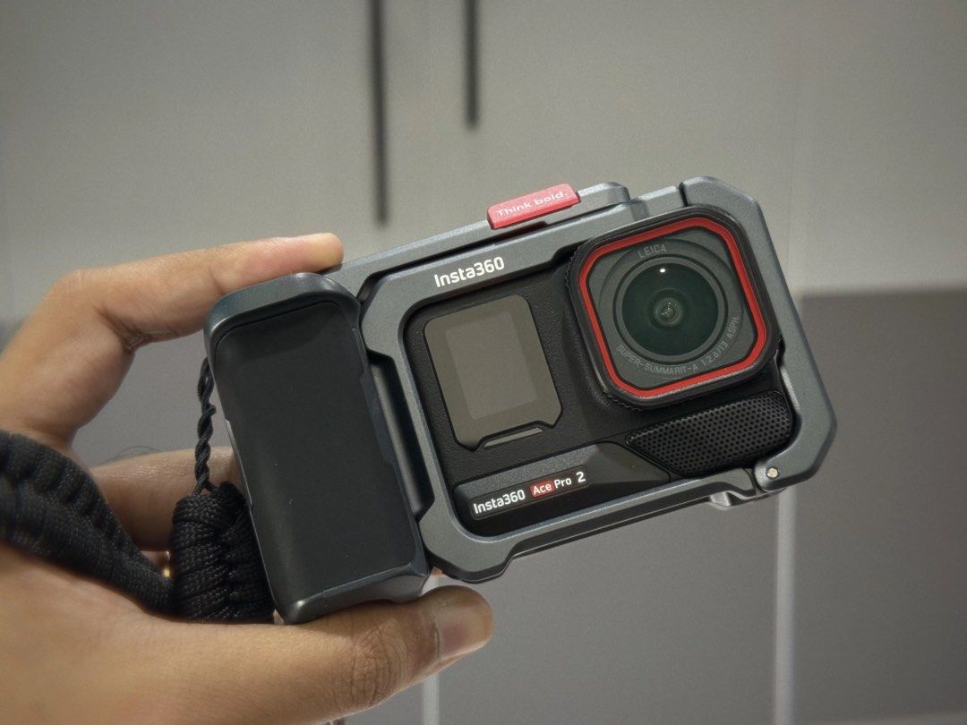 Insta360 Ace Pro 2 Action Camera with Leica Lens (Category: Cameras) located in Lipa City. Submitted by binx20 (Listing ID 1458098693, Image 2). Description: - Insta360 Ace Pro 2 Camera - Features a premium Leica lens - Comes with a convenient wrist strap - Ideal for capturing all your adventures - Ready for your next travel escapade - Feel free to ask any questions! Barely used complete box and receipt .