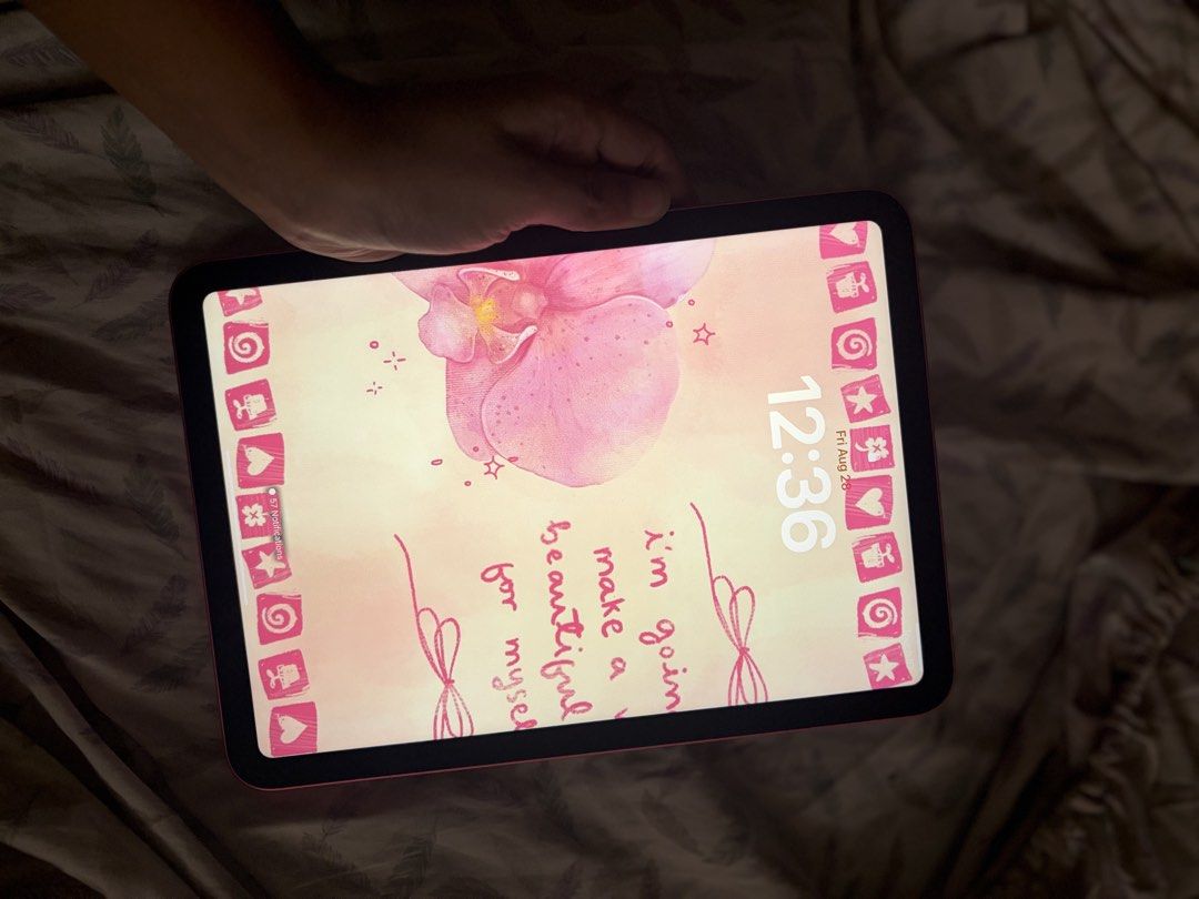 IPad 10th Gen Pink 256 gb (Category: iPad) located in Manila. Submitted by oceannestuff_ (Listing ID 1458133506, Image 2). Description: .