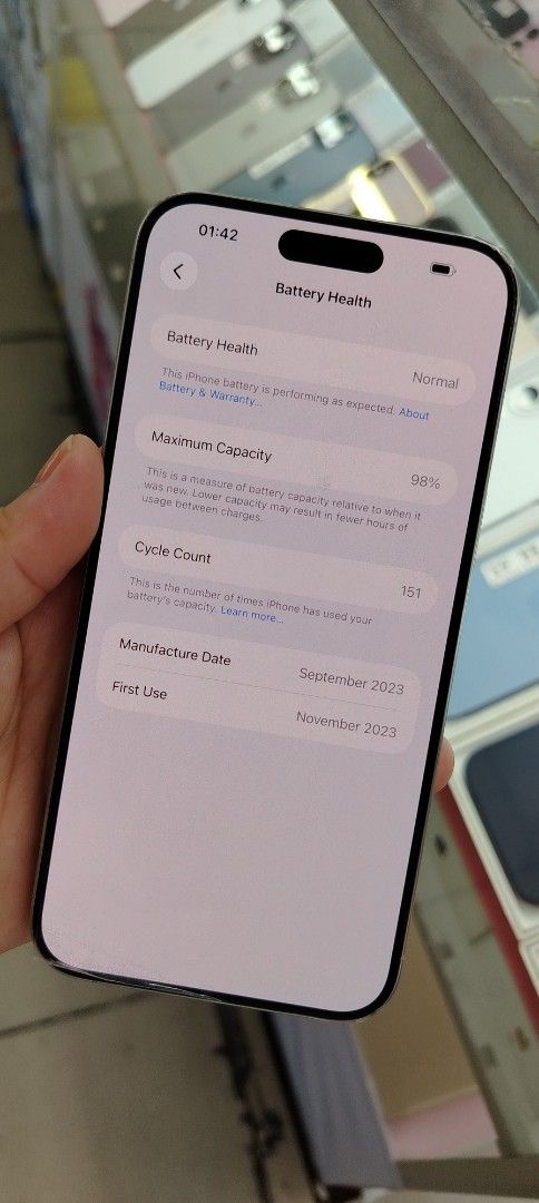 Iphone 15promax 256gb ESIM USED (Category: iPhone 15 Series) located in Manila. Submitted by olah4 (Listing ID 1458187326, Image 3). Description: Iphone 15promax 256gb the following specs: * 256gb storage *ESIM USED * Good condition, all working You accept: * Swap/trade-in ☐ * Cash, GCash, bank transfer, or credit card payment * Installment via GGives or Skyro SPAYLATER ☐ We offer: * Cash on delivery (COD) same day deliver via personal rider with