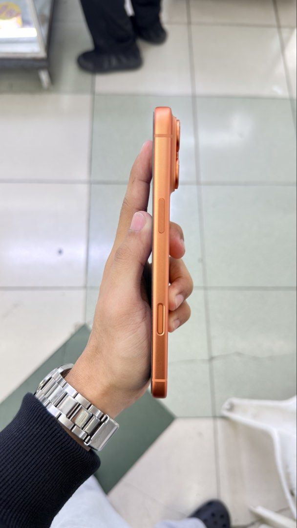 iPhone 17 Pro Max 2TB FU 100% BH 152cc with box no issue (Category: iPhone 17 Series) located in Manila. Submitted by carimgadgets (Listing ID 1458241523, Image 2). Description: .