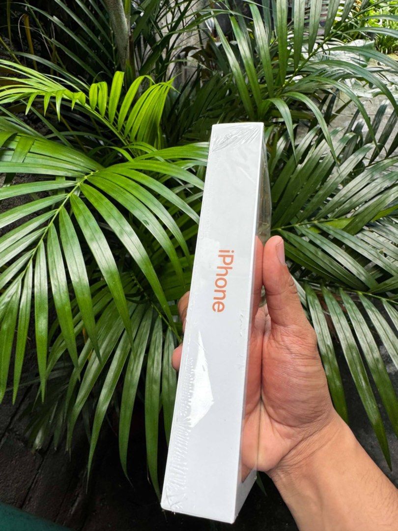 Iphone 17 pro max sealed (Category: iPhone 17 Series) located in Bacoor. Submitted by 5thstreet.bacoor (Listing ID 1458203858, Image 2). Description: Iphone 17 Promax bnew sealed -X/a 256 gb -brand new sealed -Smart/tnt sim -slightly negotiable -hasn't been activated yet, warranty will start when activated.