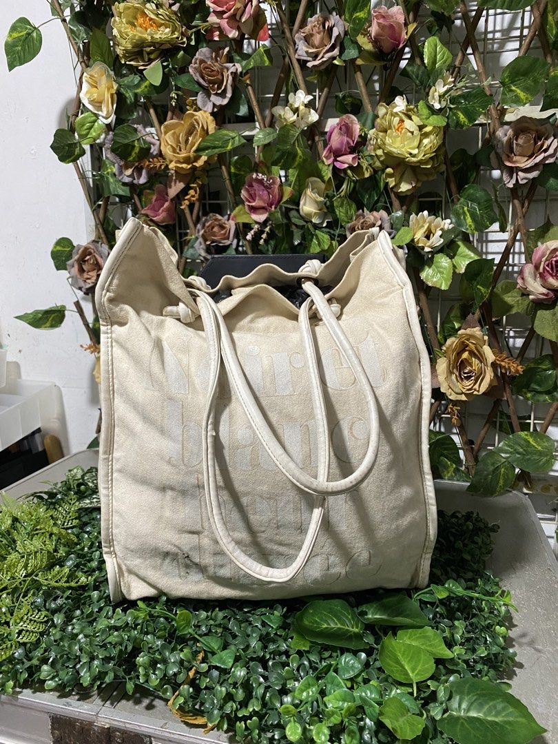 Japan Surplus beach bag (Category: Beach Bags) located in Caloocan City. Submitted by mzmarsz (Listing ID 1458207335, Image 1). Description: Price 150 L-XL” Japan Surplus/Ukay-Ukay Bawal sa maselan Not like as brandnew po Some item, like new/minimal dents.