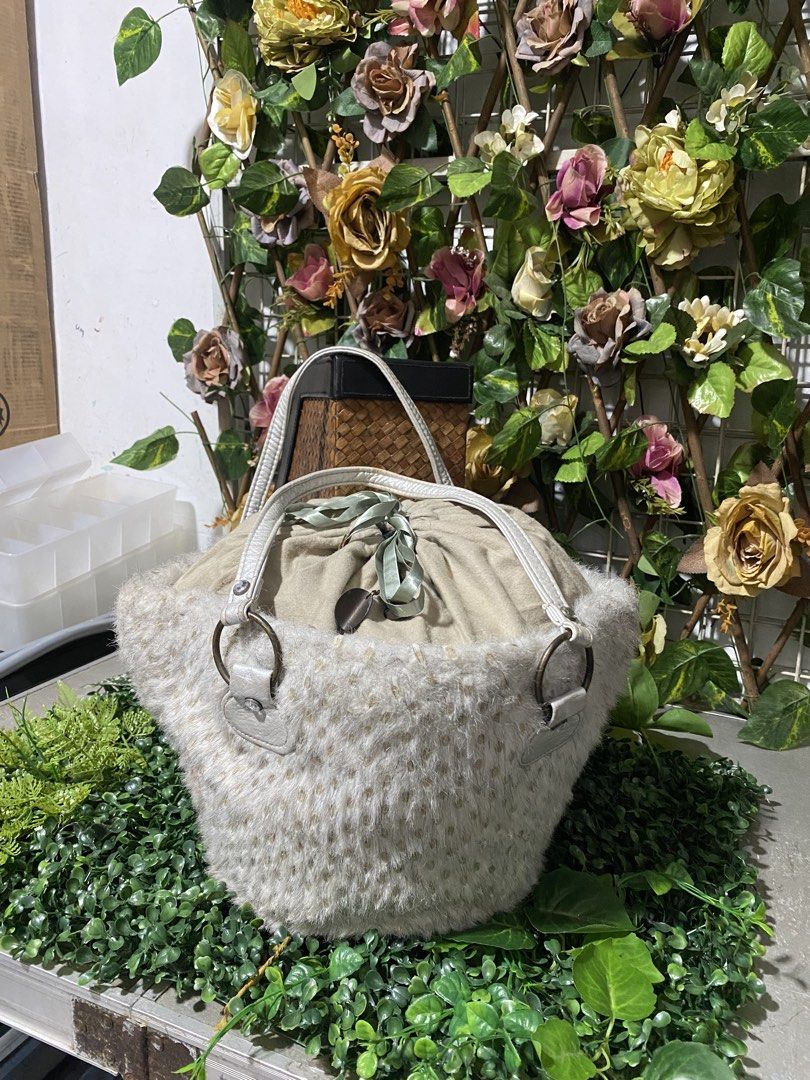 Japan Surplus bucket beach bag (Category: Beach Bags) located in Caloocan City. Submitted by mzmarsz (Listing ID 1458219112, Image 1). Description: Price500 Large” Ang ganda neto kakaiba” Japan Surplus/Ukay-Ukay Bawal sa maselan Not like as brandnew po Some item, like new/minimal dents.
